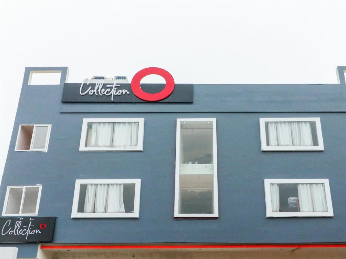 Oyo 79355 Collection O Hotel Adona Meenangadi ภายนอก รูปภาพ