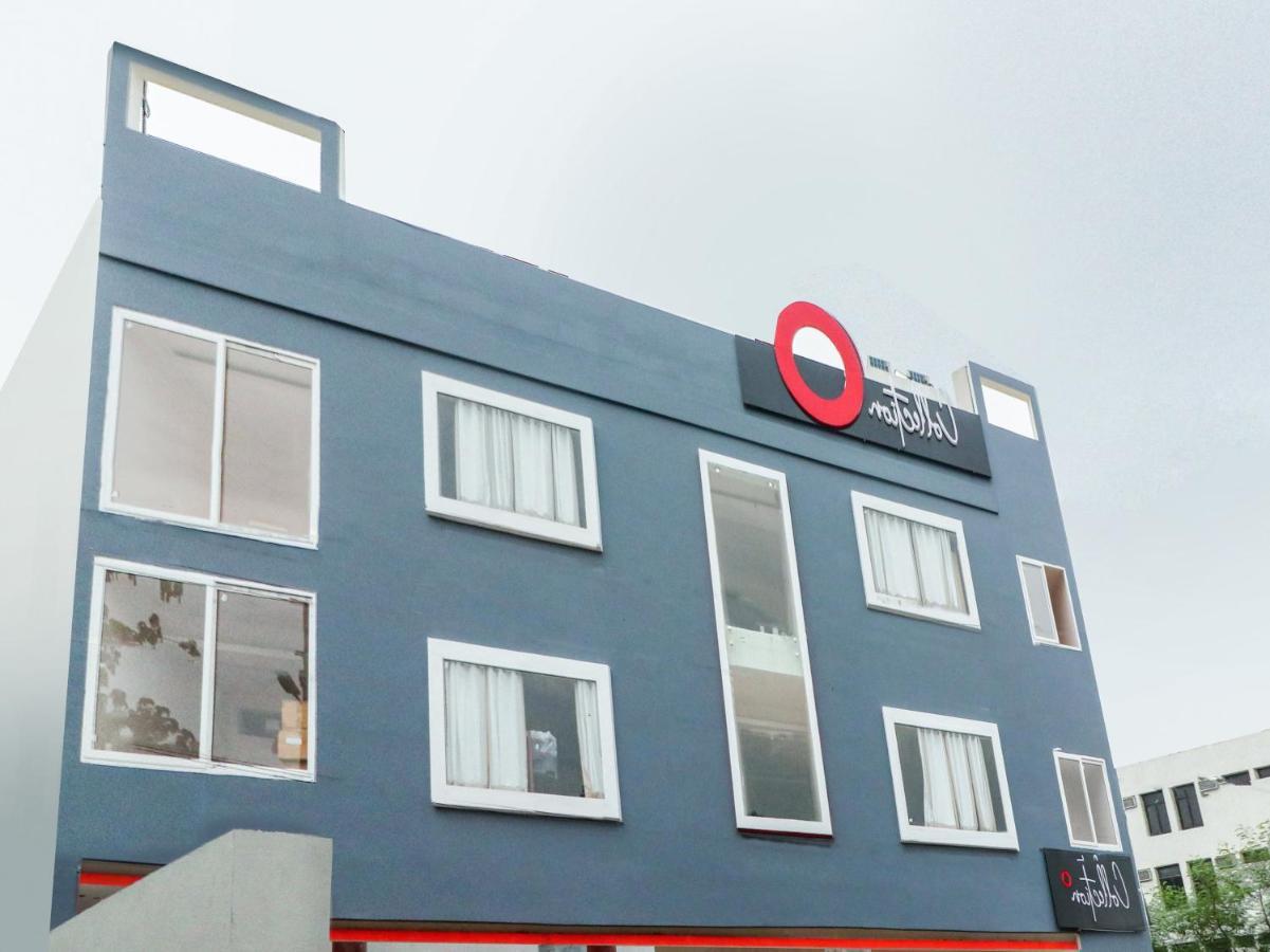 Oyo 79355 Collection O Hotel Adona Meenangadi ภายนอก รูปภาพ