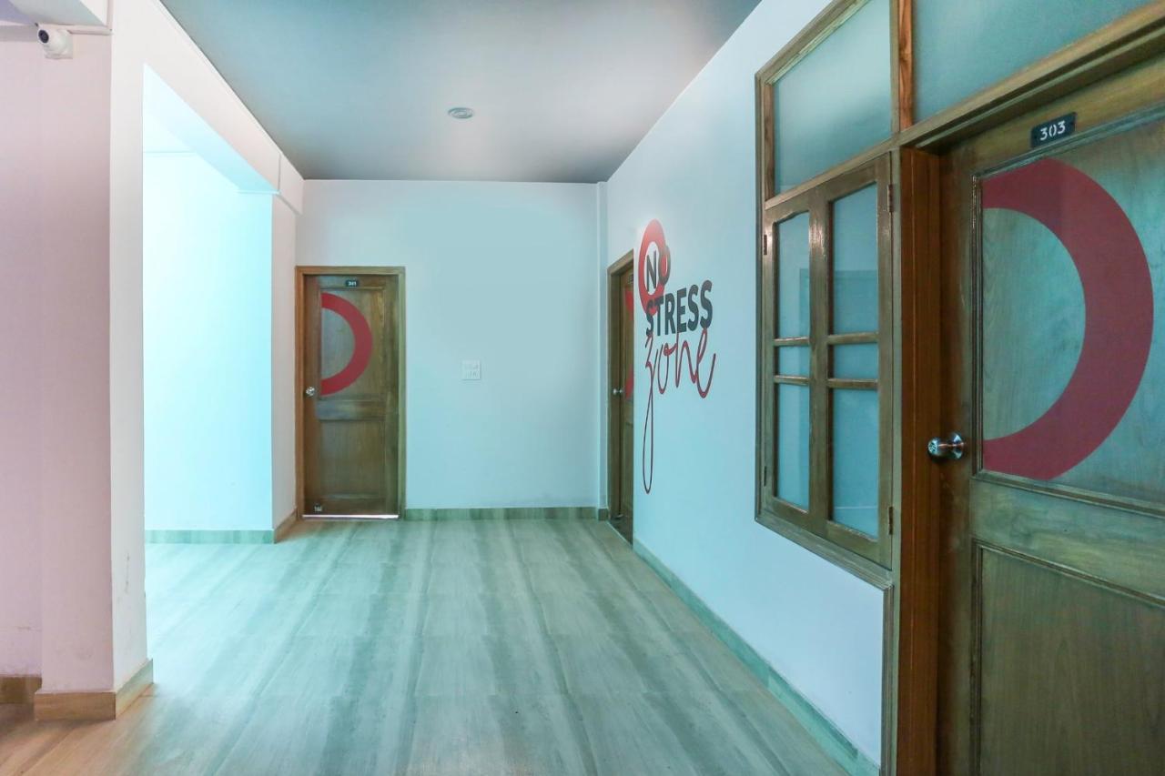 Oyo 79355 Collection O Hotel Adona Meenangadi ภายนอก รูปภาพ