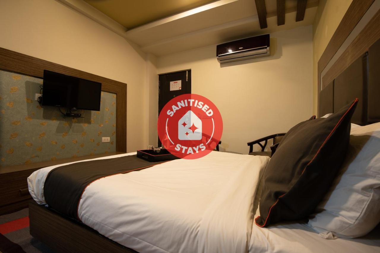Oyo 79355 Collection O Hotel Adona Meenangadi ภายนอก รูปภาพ